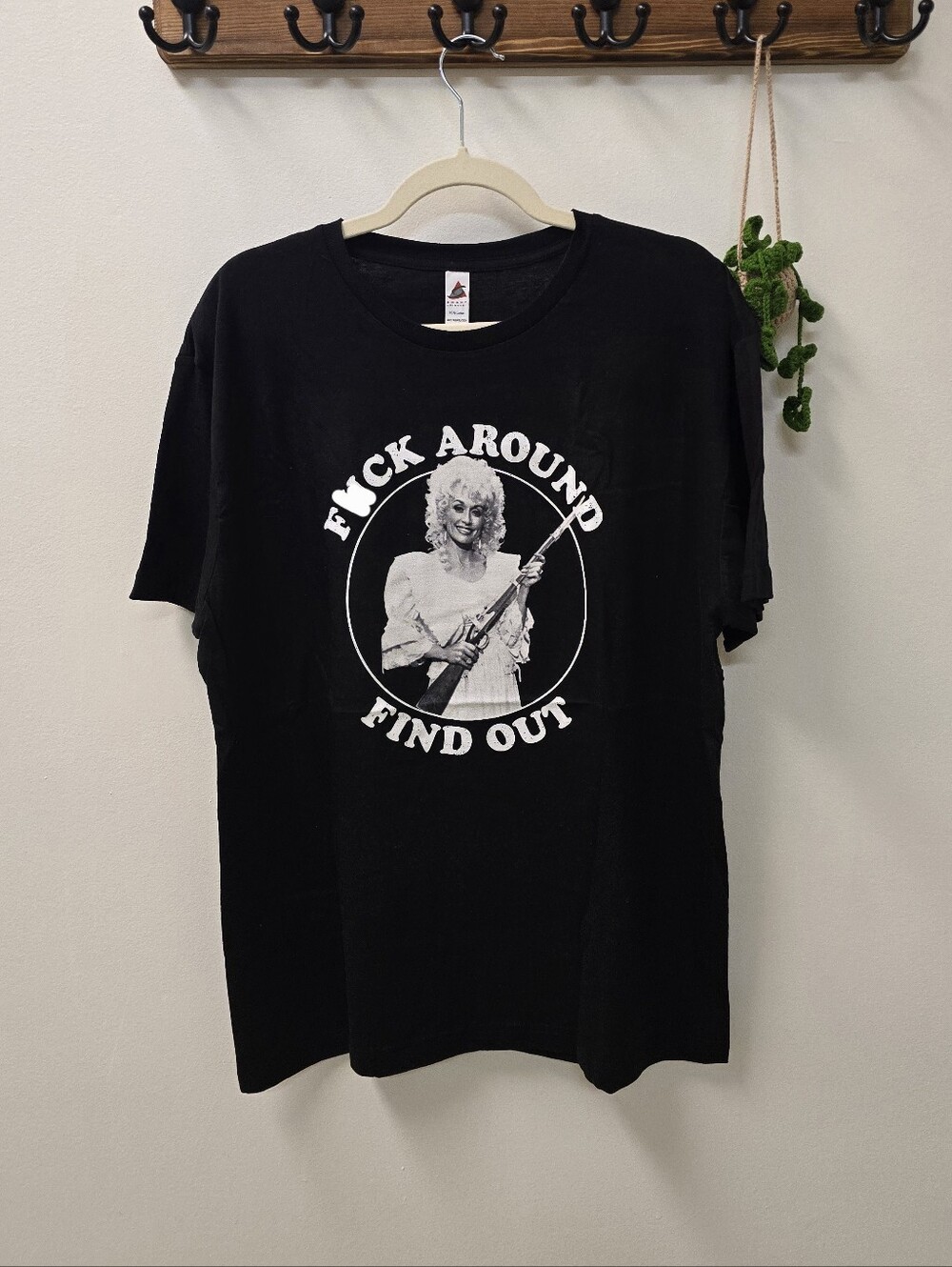 🧁Dolly Parton FAFO 100% Cotton Unisex Tshirt - Black - Medium